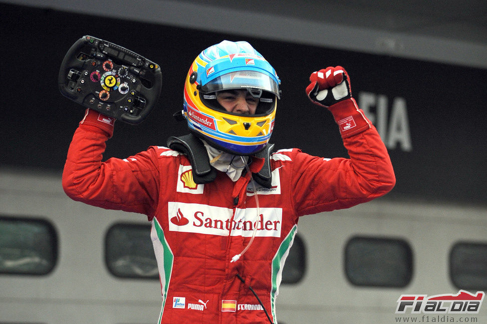 [Imagen: 13713_la-rabia-de-fernando-alonso-en-el-...a-2012.jpg]