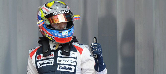 Pastor Maldonado celebra su segundo puesto en clasificación de España 2012