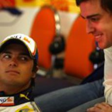 Nelsinho Piquet y Fernando Alonso