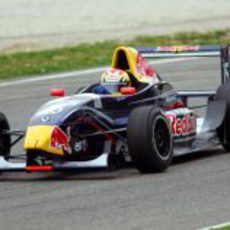 Alguersuari en acción en 2006