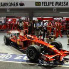 Raikkonen sale de boxes