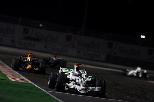 Button delante de Coulthard
