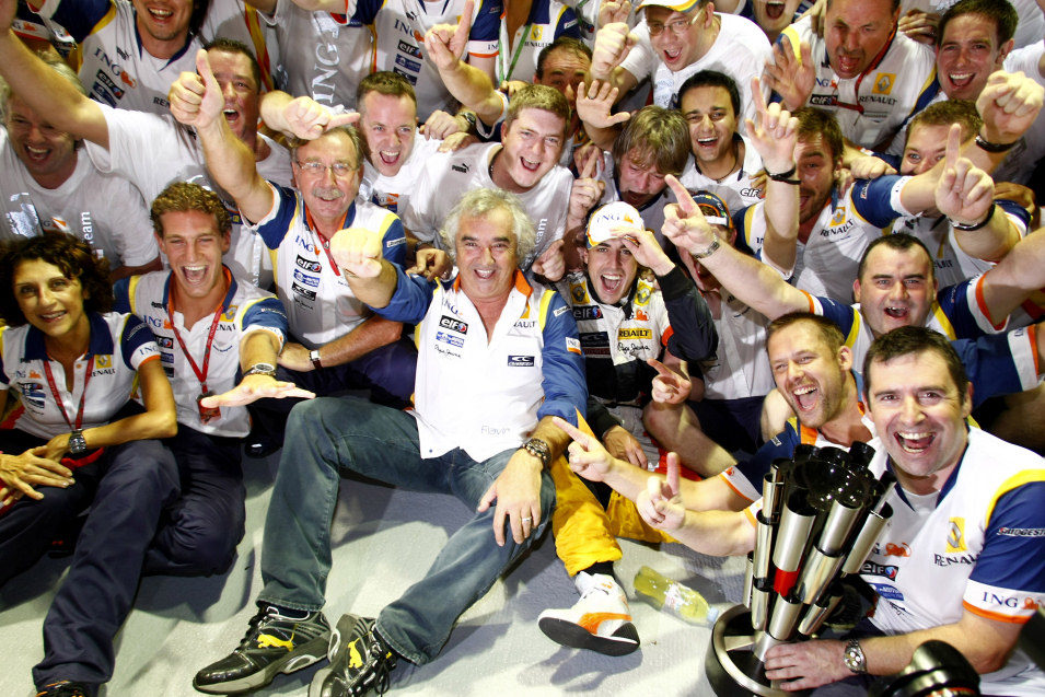 El equipo Renault celebra su victoria