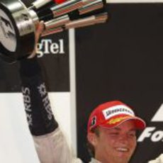 Rosberg celebra su segundo puesto