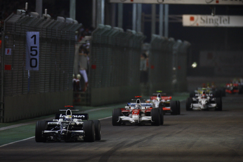 Rosberg por delante de Trulli