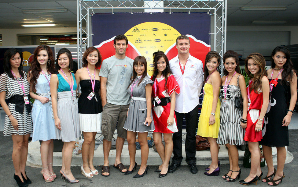 Coulthard, Webber y sus chicas