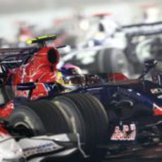 Vettel pugna con un Toyota