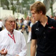 Vettel habla con Ecclestone