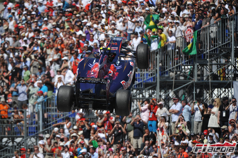 El Toro Rosso de Alguersuari vuela en el GP de Mónaco 2011