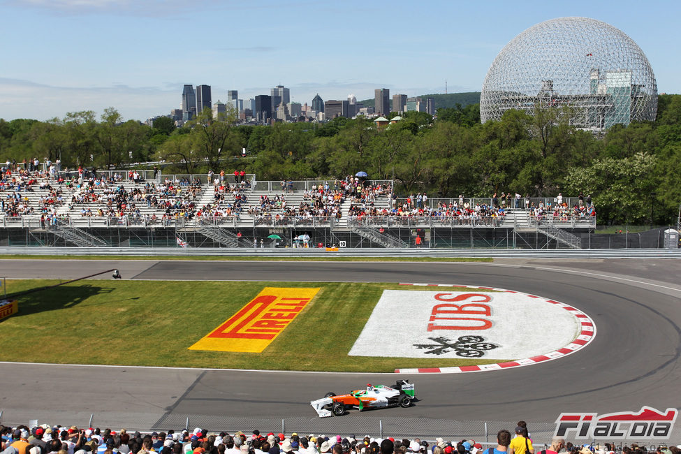 Nico Hülkenberg pasa por la horquilla del GP de Canadá 2011