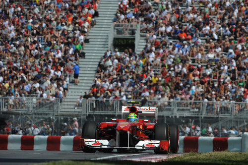 Felipe Massa y el público del GP de Canadá 2011