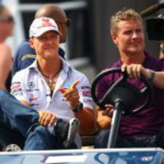 Schumacher sale de paseo por el circuito de Canadá junto a Coulthard