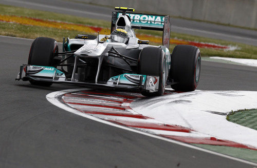 Rosberg pasa por la última chicane del circuito Gilles Villeneuve