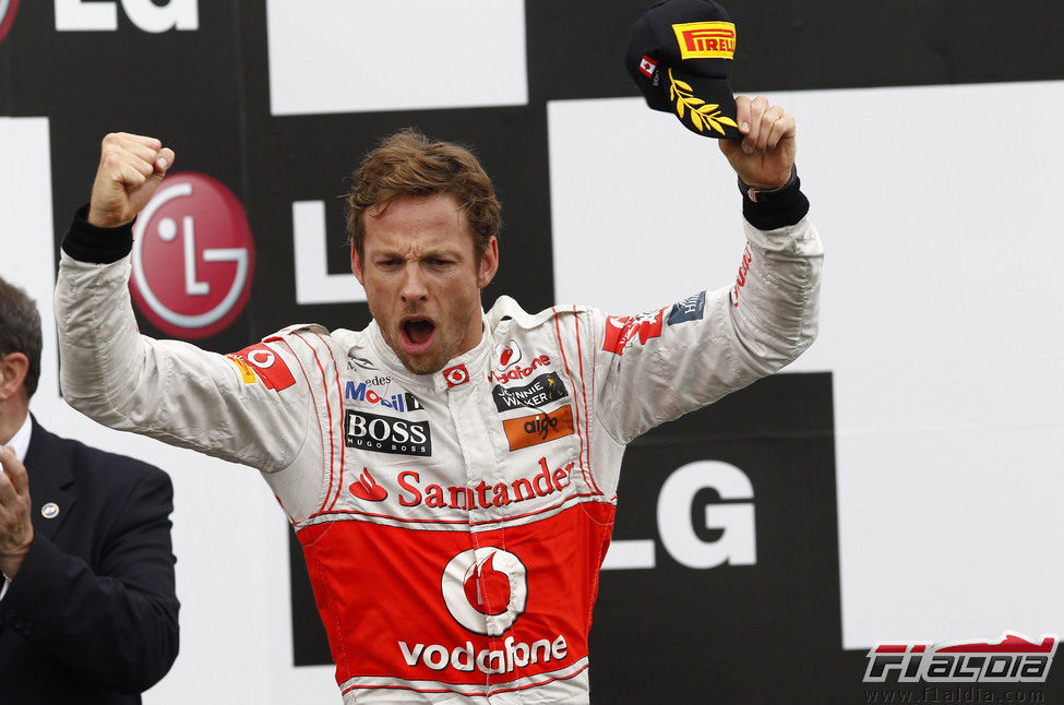 Button celebra con rabia su victoria en Montreal