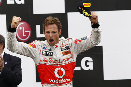 Button celebra con rabia su victoria en Montreal