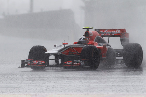 D'Ambrosio trata de pilotar bajo una lluvia torrencial en Canadá 2011