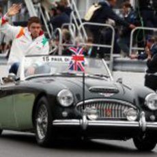 Paul di Resta saluda al público del GP de Canadá 2011