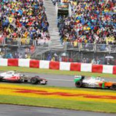 Di Resta es perseguido por Button en Canadá 2011