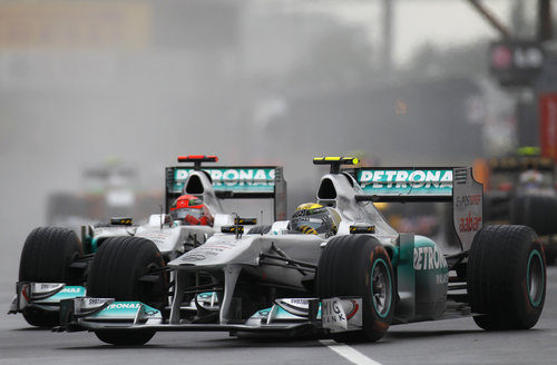 Rosberg y Schumacher ruedan juntos en Canadá 2011