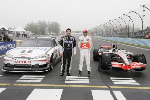 Lewis Hamilton y Tony Stewart en Watkins Glen