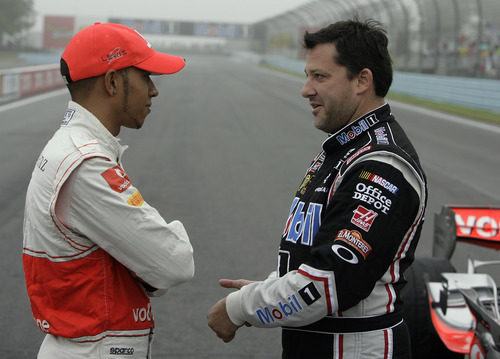 Hamilton y Stewart hablando antes del intercambio