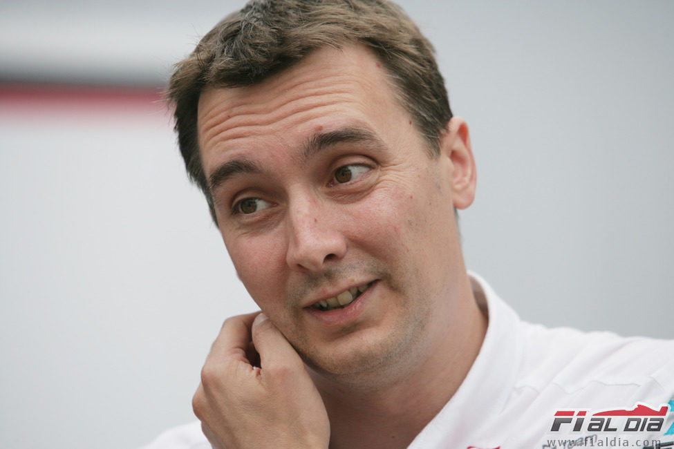 James Key en el box de Sauber