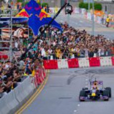 Muchos aficionados de Hong Kong animan a Alguersuari