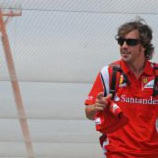 Fernando Alonso sin su gorra en el VSC