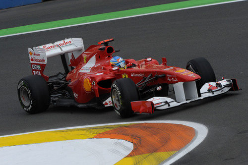 Fernando Alonso rueda en el GP de Europa 2011