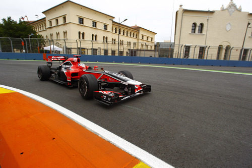 Timo Glock por las calles de Valencia en el GP de Europa 2011