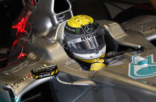 Nico Rosberg en el interior de su W02 en el GP de Europa 2011