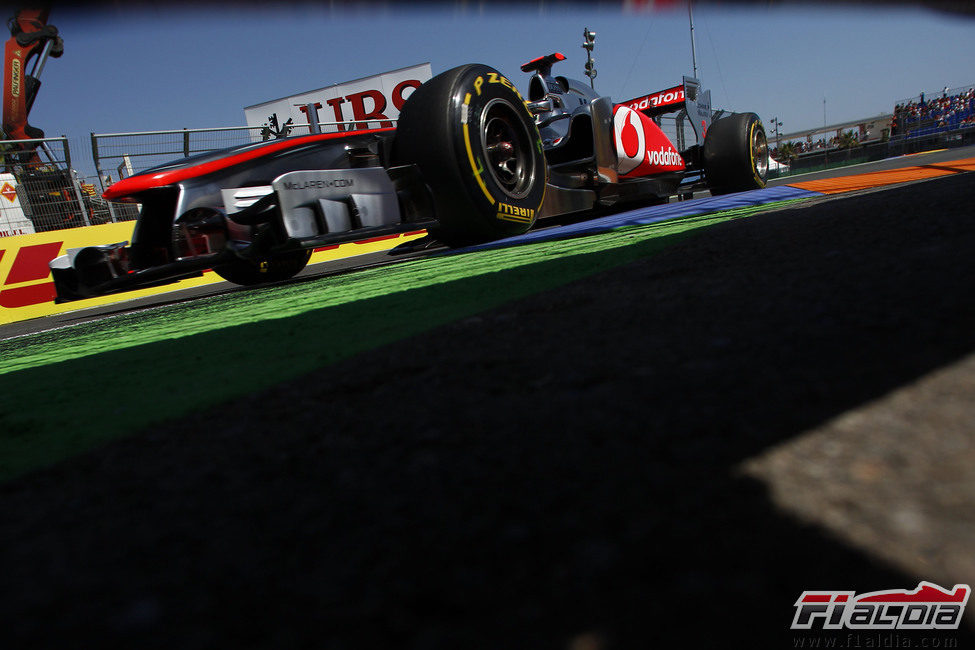 Una mirada distinta al McLaren en el GP de Europa 2011