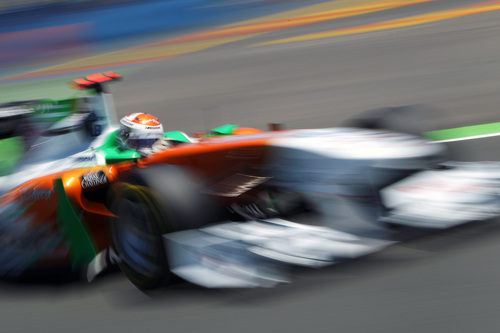 Adrian Sutil a toda velocidad en el GP de Europa 2011
