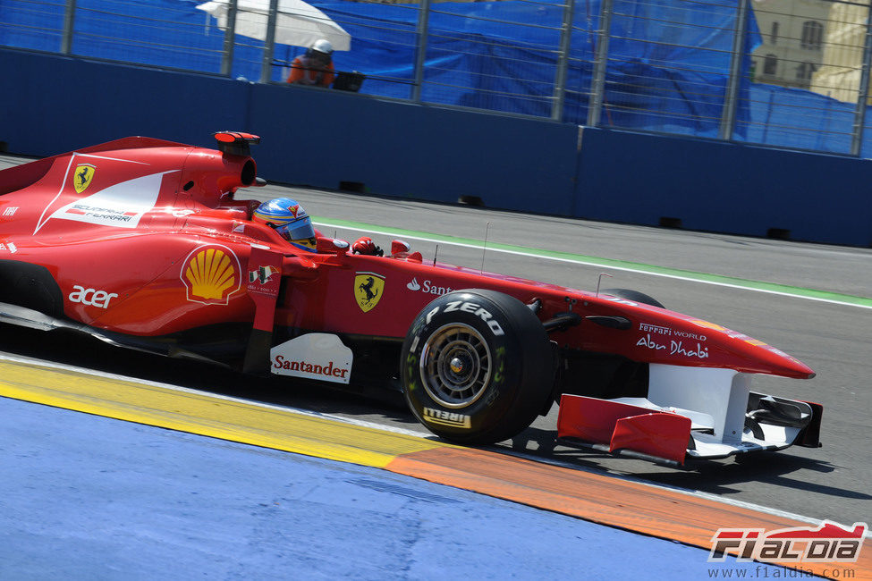 Fernando Alonso en la Q1 de la clasificación del GP de Europa 2011