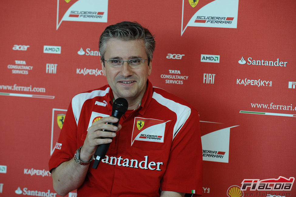 Pat Fry en rueda de prensa en Valencia