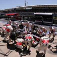 Parada de boxes para Button en Valencia