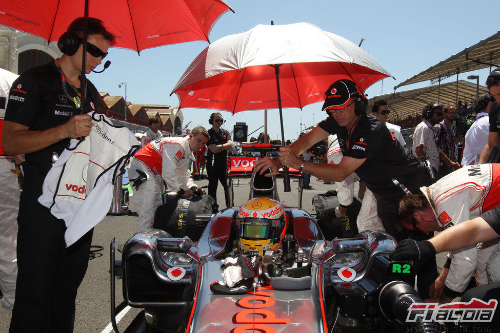 Hamilton en la parrilla de salida del GP de Europa 2011