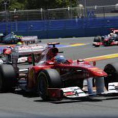 Alonso por delante de Massa y Hamilton en la carrera de Valencia