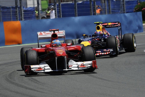 Alonso por delante de Webber en el GP de Europa 2011