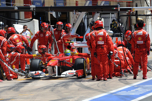 Parada de boxes para Felipe Massa en Valencia