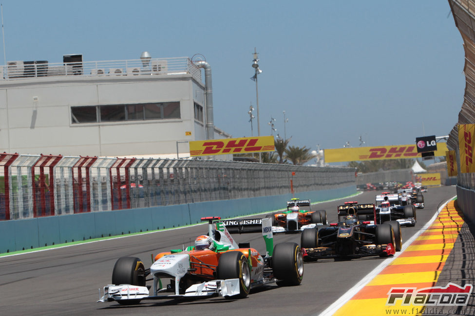 Sutil encabeza el "trenecito" en el GP de Europa 2011