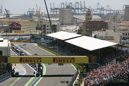 La grada principal del GP de Europa 2011 estuvo llena