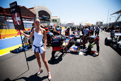 La 'pitbabe' de Sébastien Buemi en el GP de Europa 2011