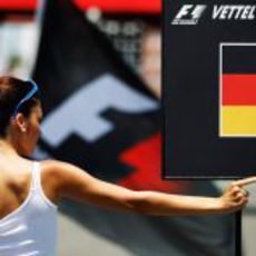 La pit babe de Vettel en el GP de Europa 2011