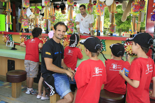 Liuzzi pasó el día con los niños tutelados por la Comunidad de Madrid