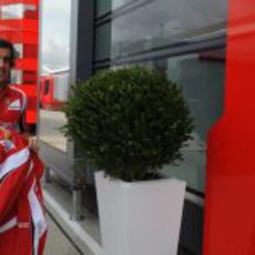 Fernando Alonso llega a Silverstone