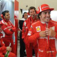 Muy buen ambiente en el box de Ferrari en Gran Bretaña 2011