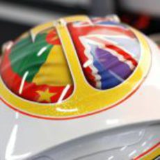Detalle del casco de Hamilton en el GP de Gran Bretaña 2011