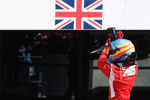 Alonso gana el GP de Gran Bretaña 2011