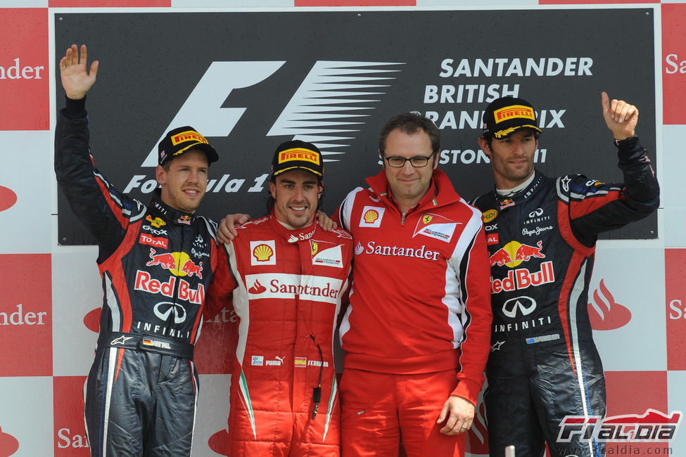 Alonso 1º, Vettel 2º y Webber 3º en el GP de Gran Bretaña 2011